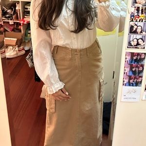 Gorgeous beige cargo skirt